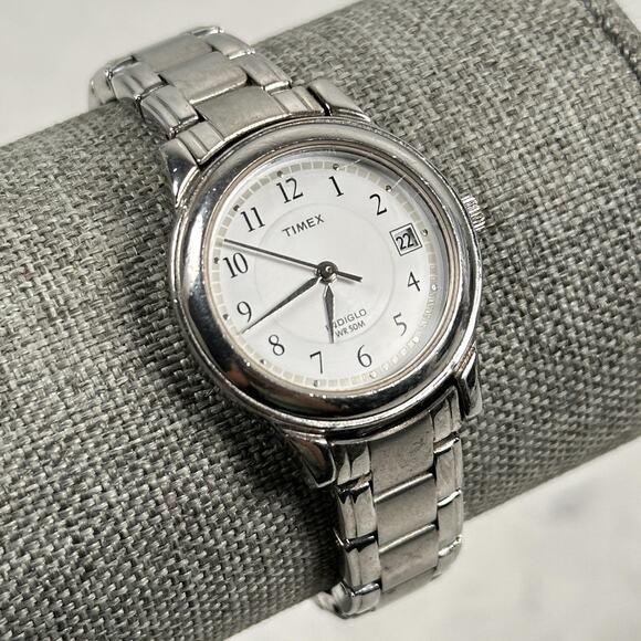 Timex IWatch Womens 26mm Silver Tone Date Indiglo Casial Classic New Battery - Picture 1 of 11